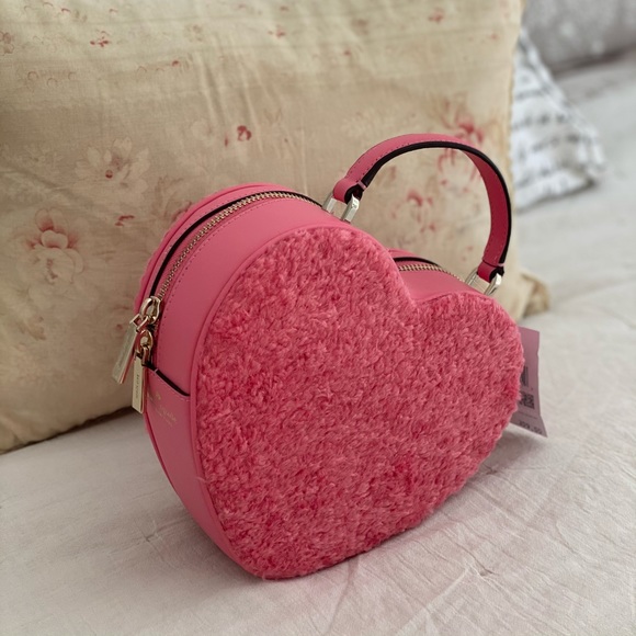 🆕 KATE SPADE | Love Shack Heart Crossbody Pink Pomegranate Faux Fur - Picture 2 of 16